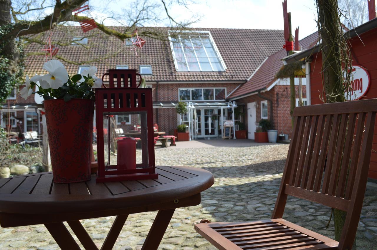 Land & Stil Aparthotel Dorfhagen Buitenkant foto